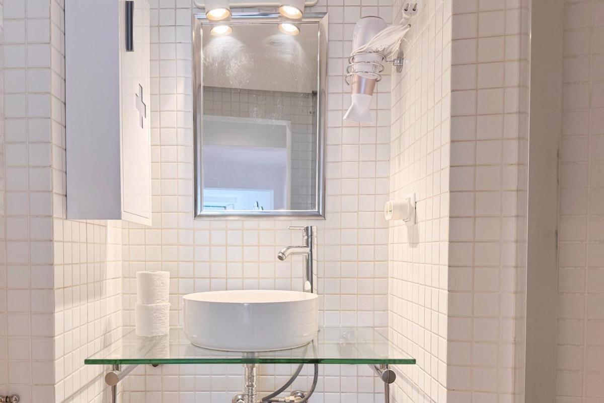 Apartamento Basilio Next To Ladra Flea Market *